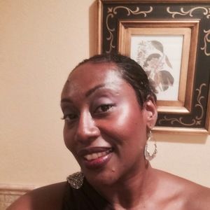 Meet your Posher, Raquel