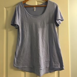 Large periwinkle lularoe classic tee