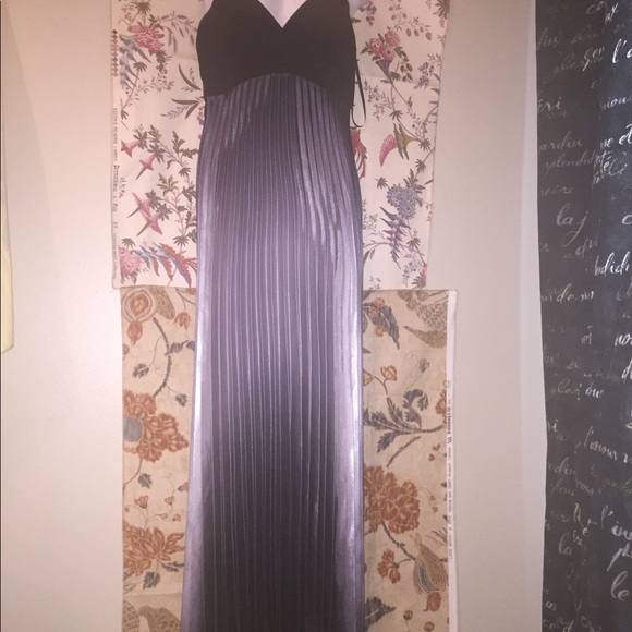 Betsy & Adam evening gown - Picture 3 of 8