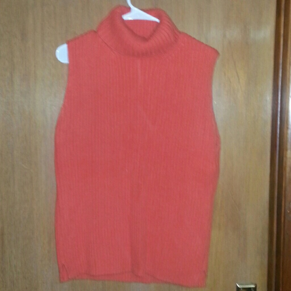 Gap sleeveless turtleneck