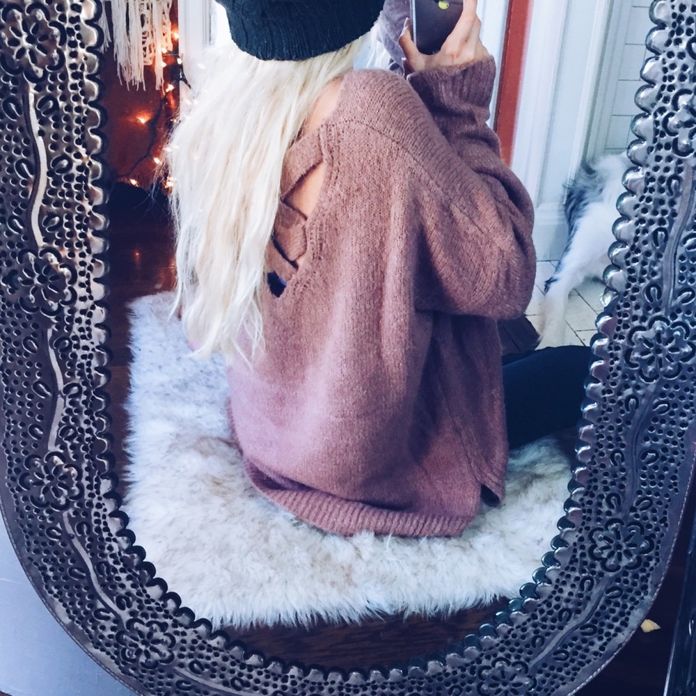 SOLD ☕️ Blush Dalhia Coze Sweater Criss Cross Back - Picture 5 of 5