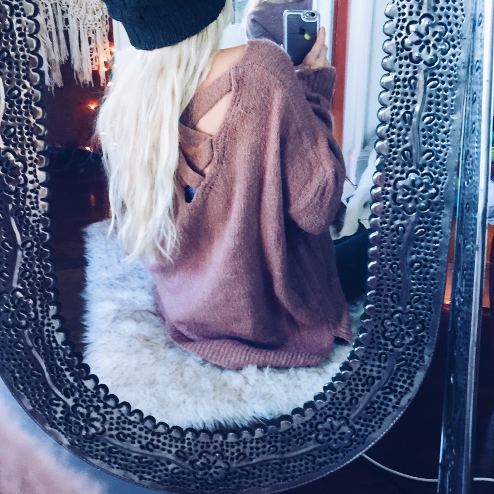 SOLD ☕️ Blush Dalhia Coze Sweater Criss Cross Back - Picture 1 of 5