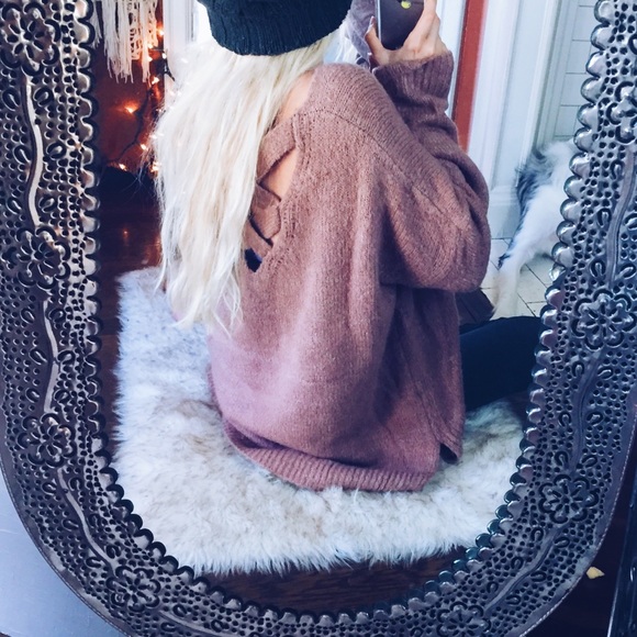 SOLD ☕️ Blush Dalhia Coze Sweater Criss Cross Back - Picture 5 of 5