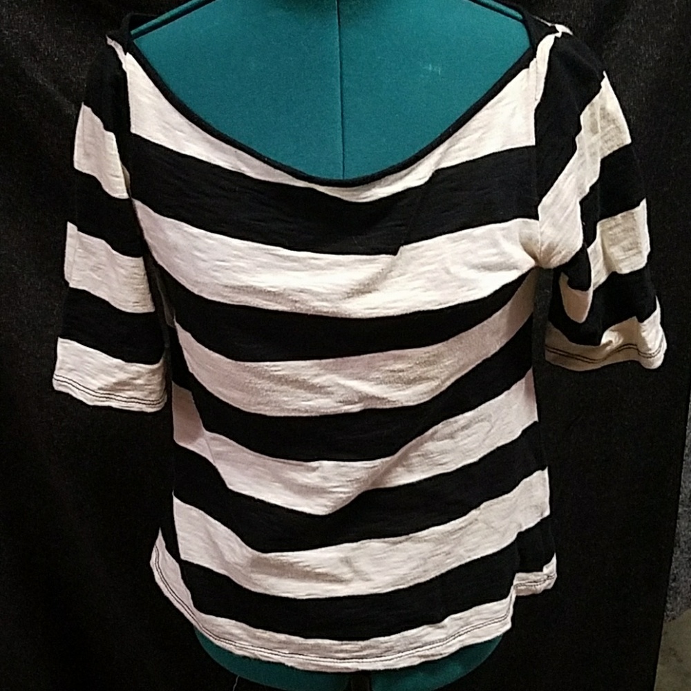 Cute ladies black and white top