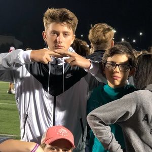 Meet your Posher, Brady