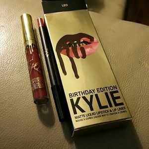 Kylie Jenner Matte Lip kit LEO