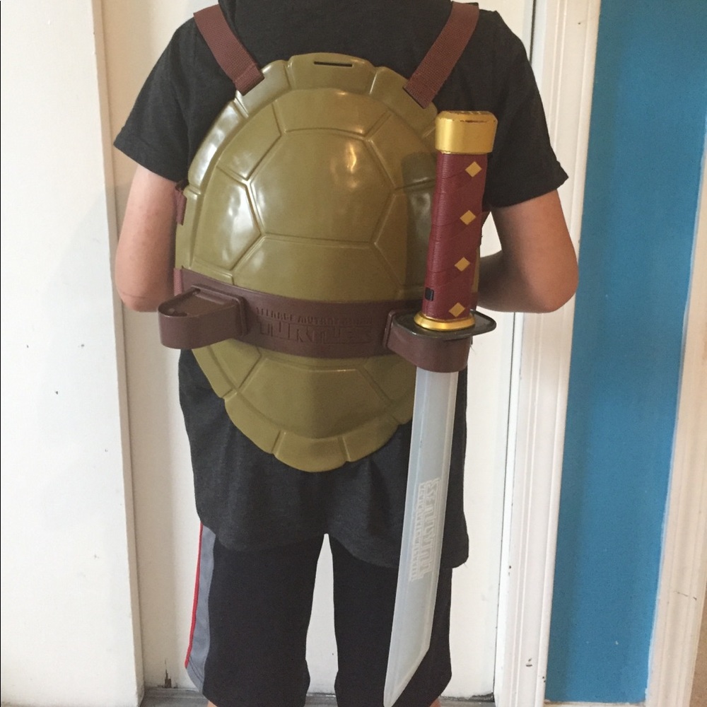 Teenage Mutant Ninja Turtle shell & Sword