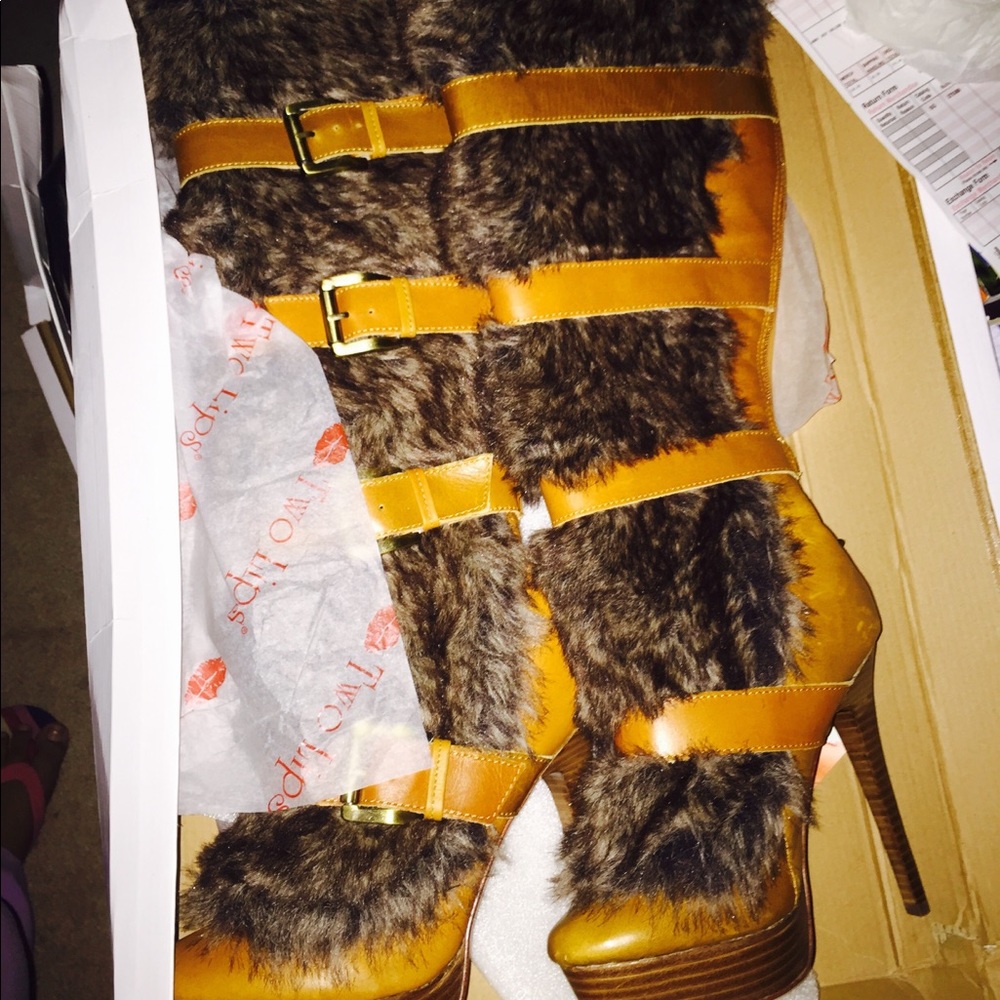Brand new Victoria secret fur boots