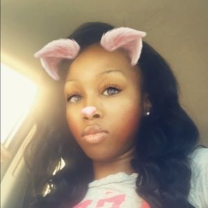 Meet your Posher, Simone