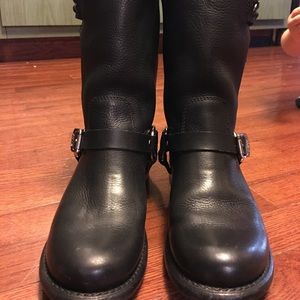 FRYE jenna chain short boot