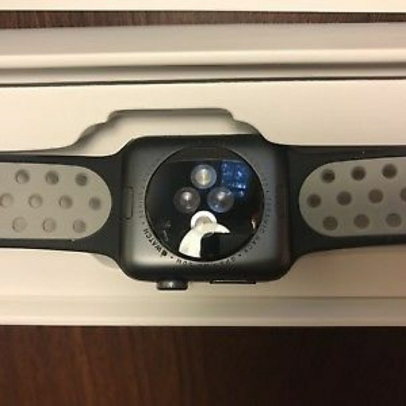 Apple watch42mm - Picture 3 of 7