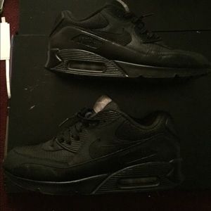 All black Nike air max 90