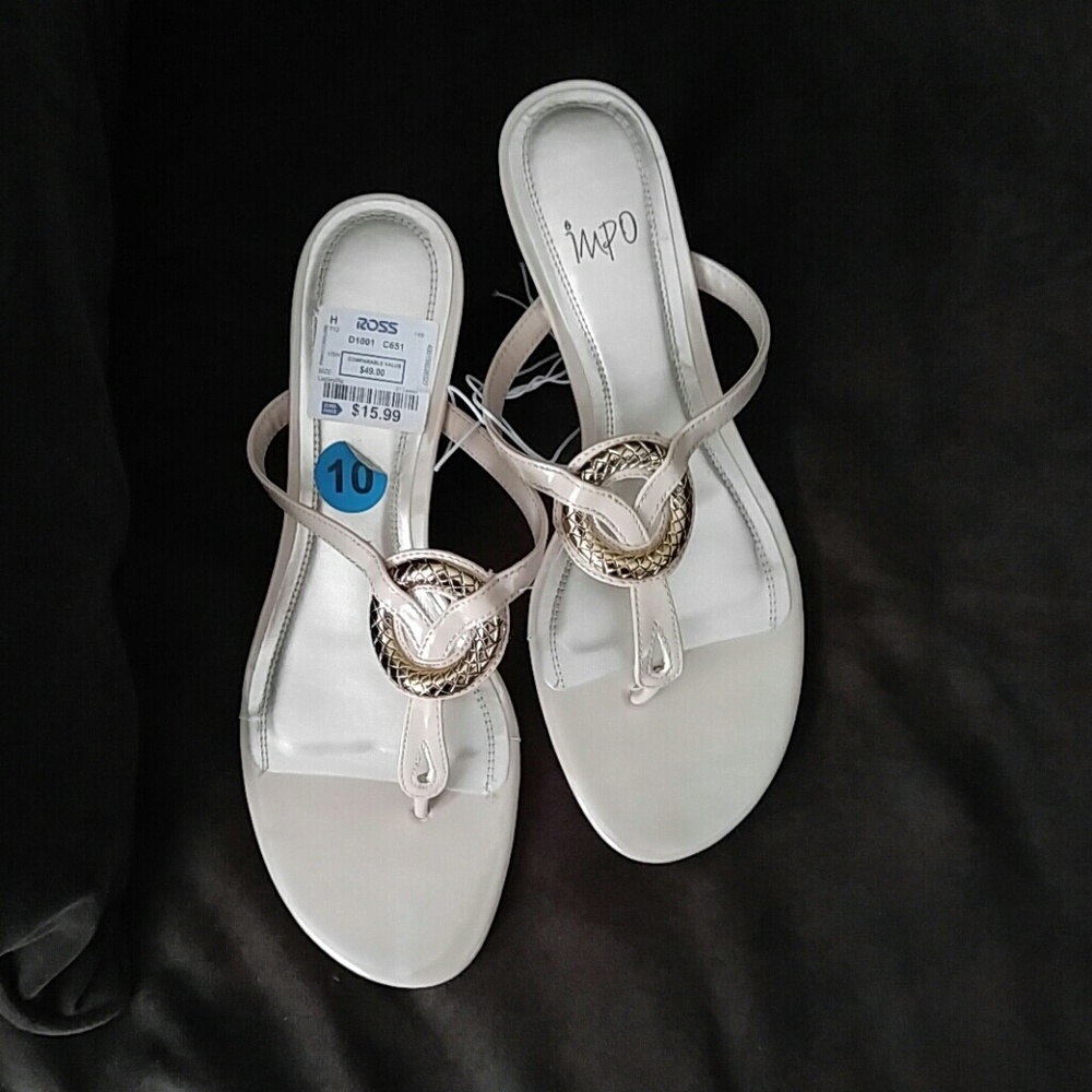 Beige dress sandals
