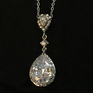 Sparkly rhinestone necklace with large rhinestone
