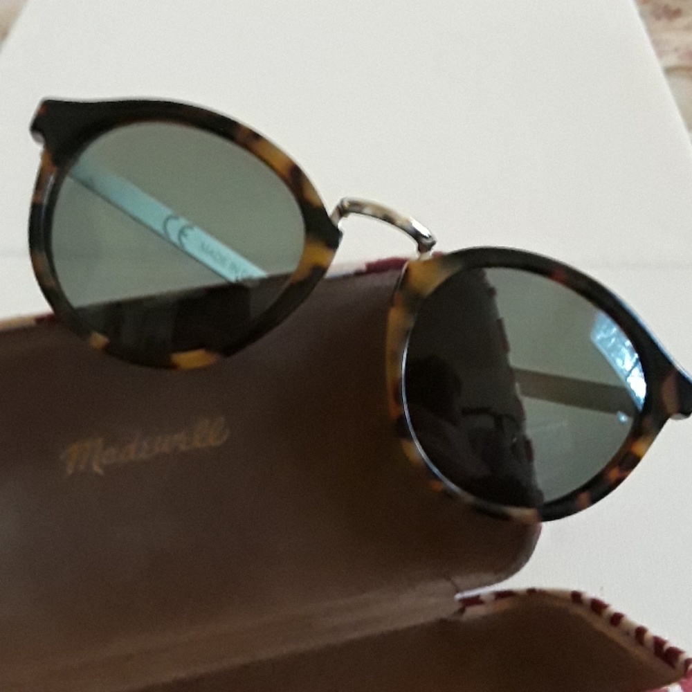 Madewell Tortoise shell Round Sunglasses