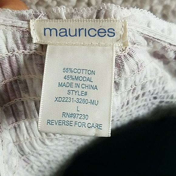 Super cute large halter top - Picture 2 of 2