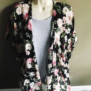 🌸 Sheer floral kimono top, S