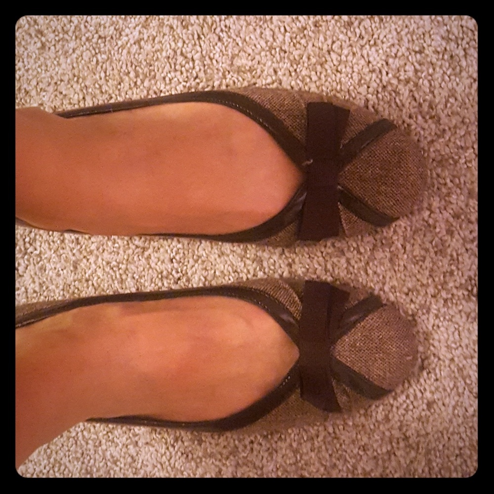 Brown & Tan Small Heel Flats