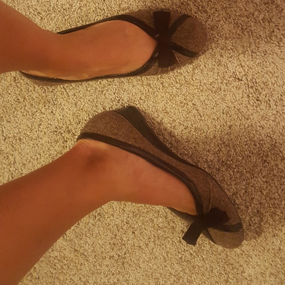 Brown & Tan Small Heel Flats - Picture 3 of 3