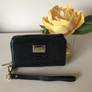 Michael Kors Wristlet 💕