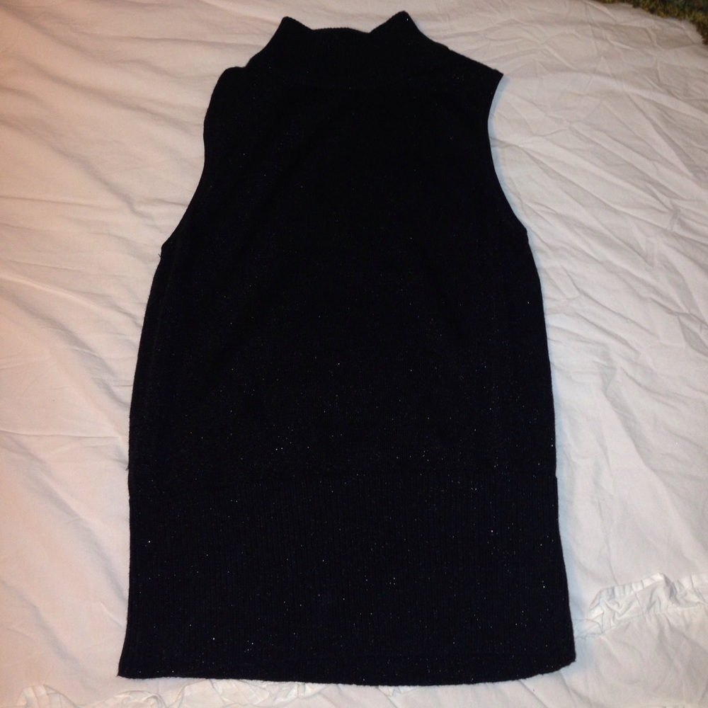 Liz Claiborne sleeveless shell