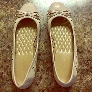 Eyelet beige and cream flats
