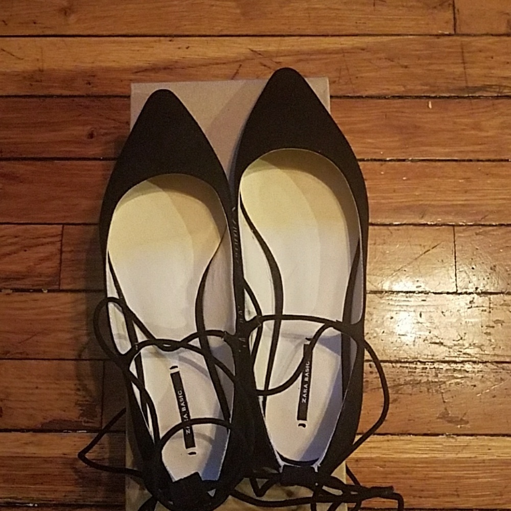 Zara lace up Swede flats!