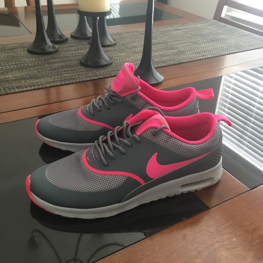 Tennis Shoes