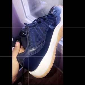 Jordan 11's ( Navy/Gum)