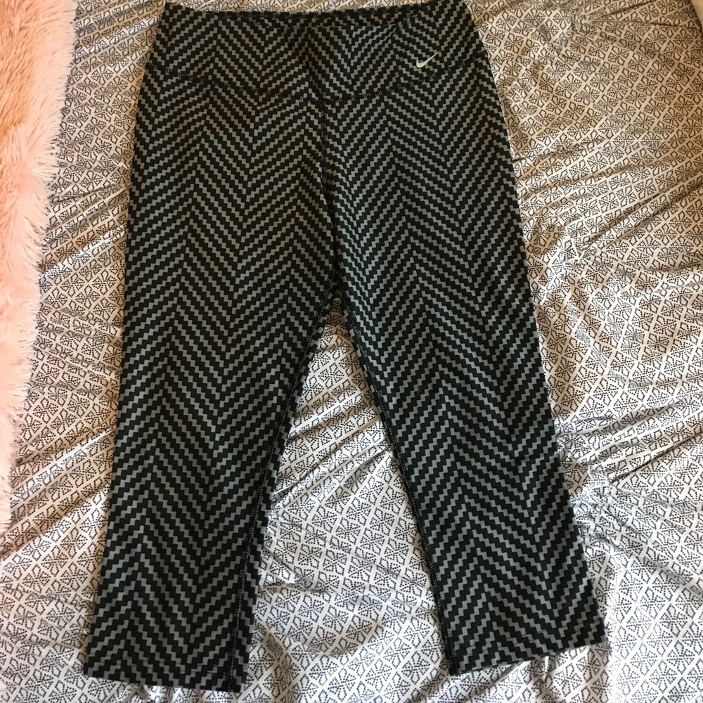 Nike workout capris