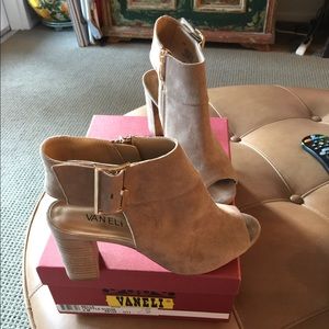 Suede beige open toe heel w/side zipper, like new
