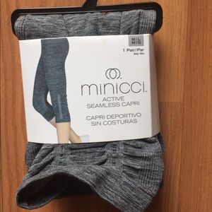 Active seamless Capri.