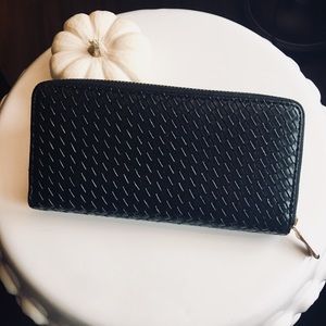 Black Wallet - NWOT 🖤