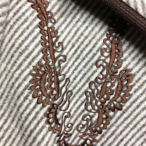 VTG Embroidered Coat - Picture 2 of 8