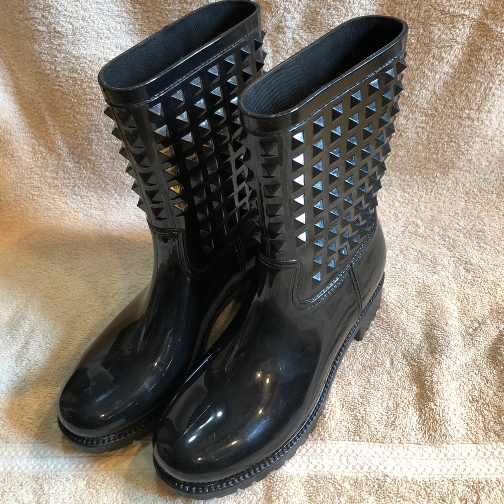 Black spiked rain boots