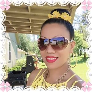 Meet your Posher, Emma