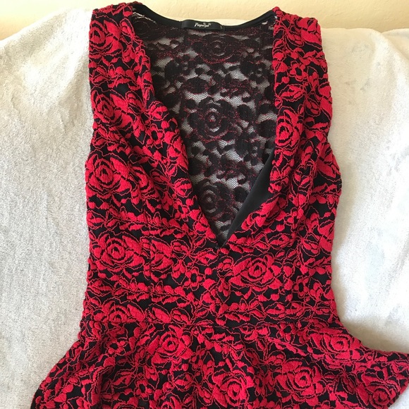 Sexy red blouse - Picture 2 of 3