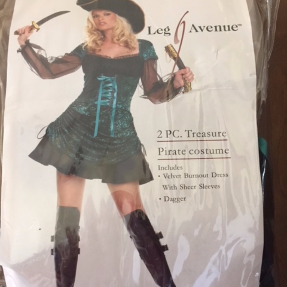 Leg Avenue Pirate Halloween Costume