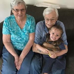 Meet your Posher, Brooke