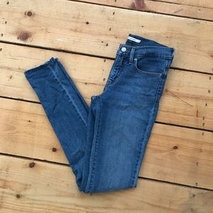 Levi’s 311 Shaping Skinny