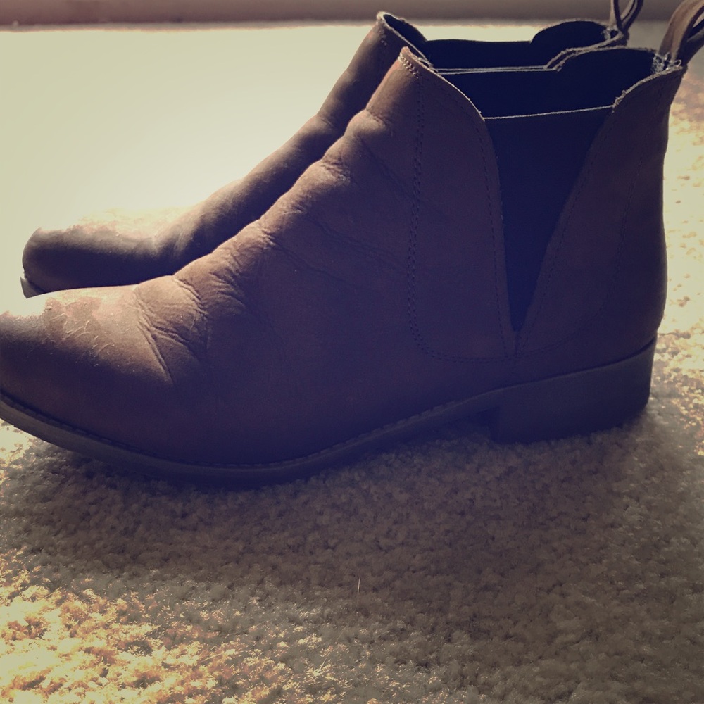 Leather Chelsea boots