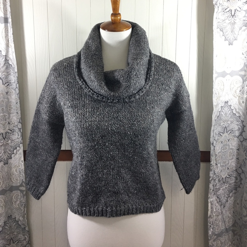 Hi-lo sweater