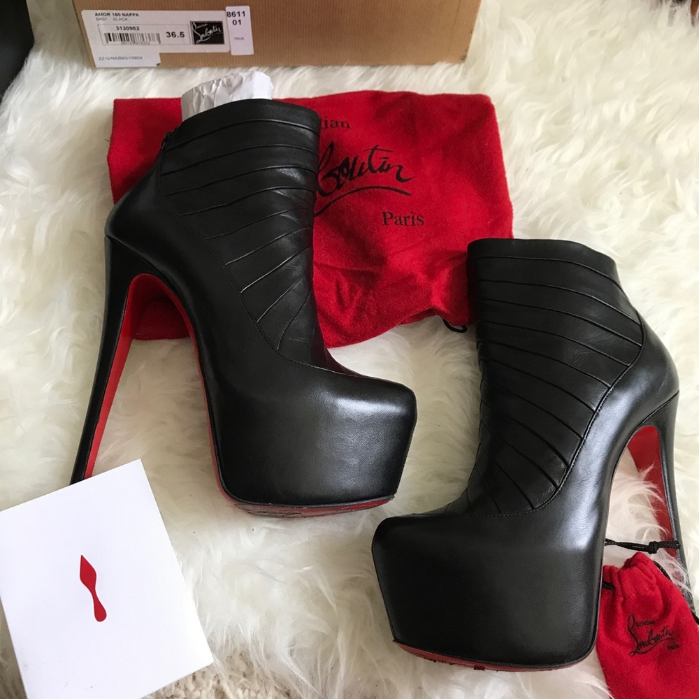 ❌sold ❌Authentic Christian Louboutin Amor 160