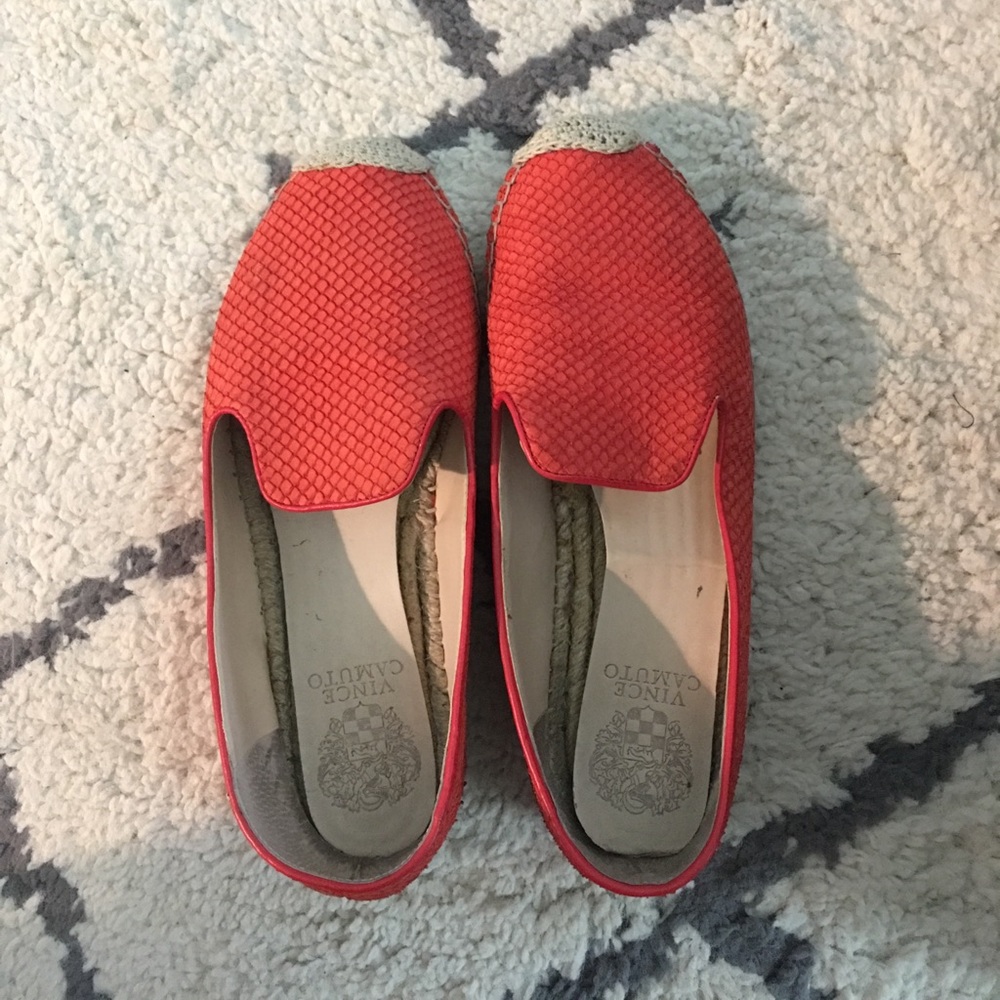 Red leather Vince Camuto loafers size 8
