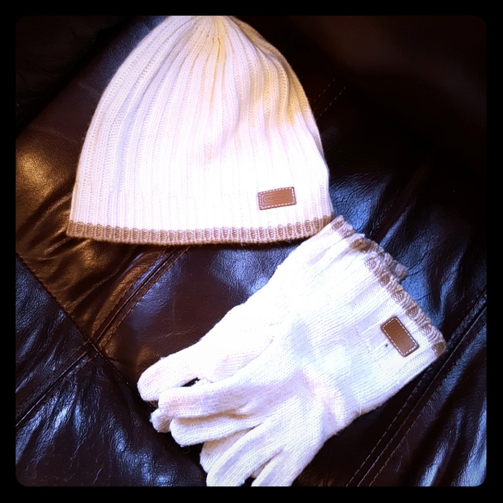 Womens COACH hat and gloves set