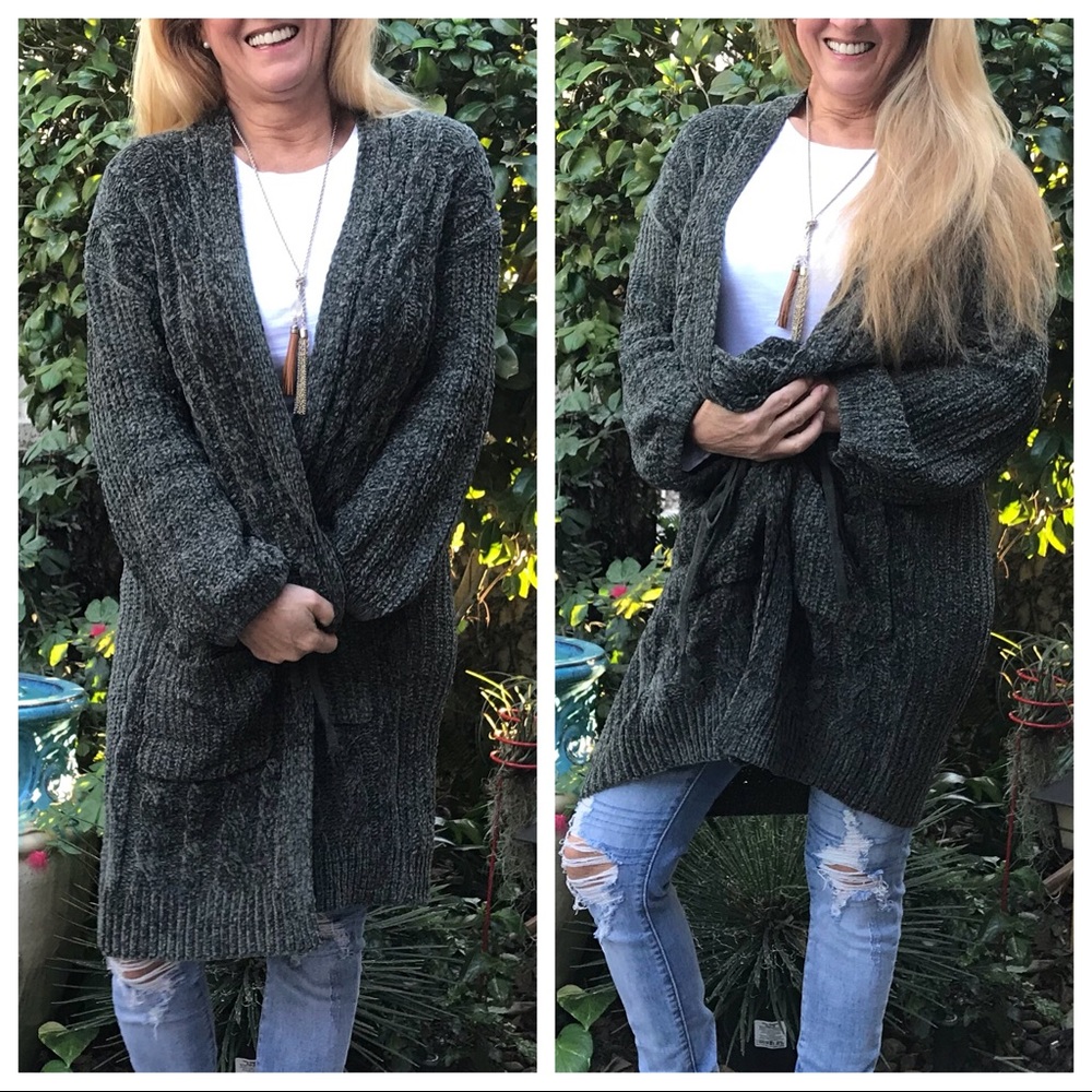 Tied-Up in Chenille! Open Cardigan with Wrist Ties - Picture 6 of 8