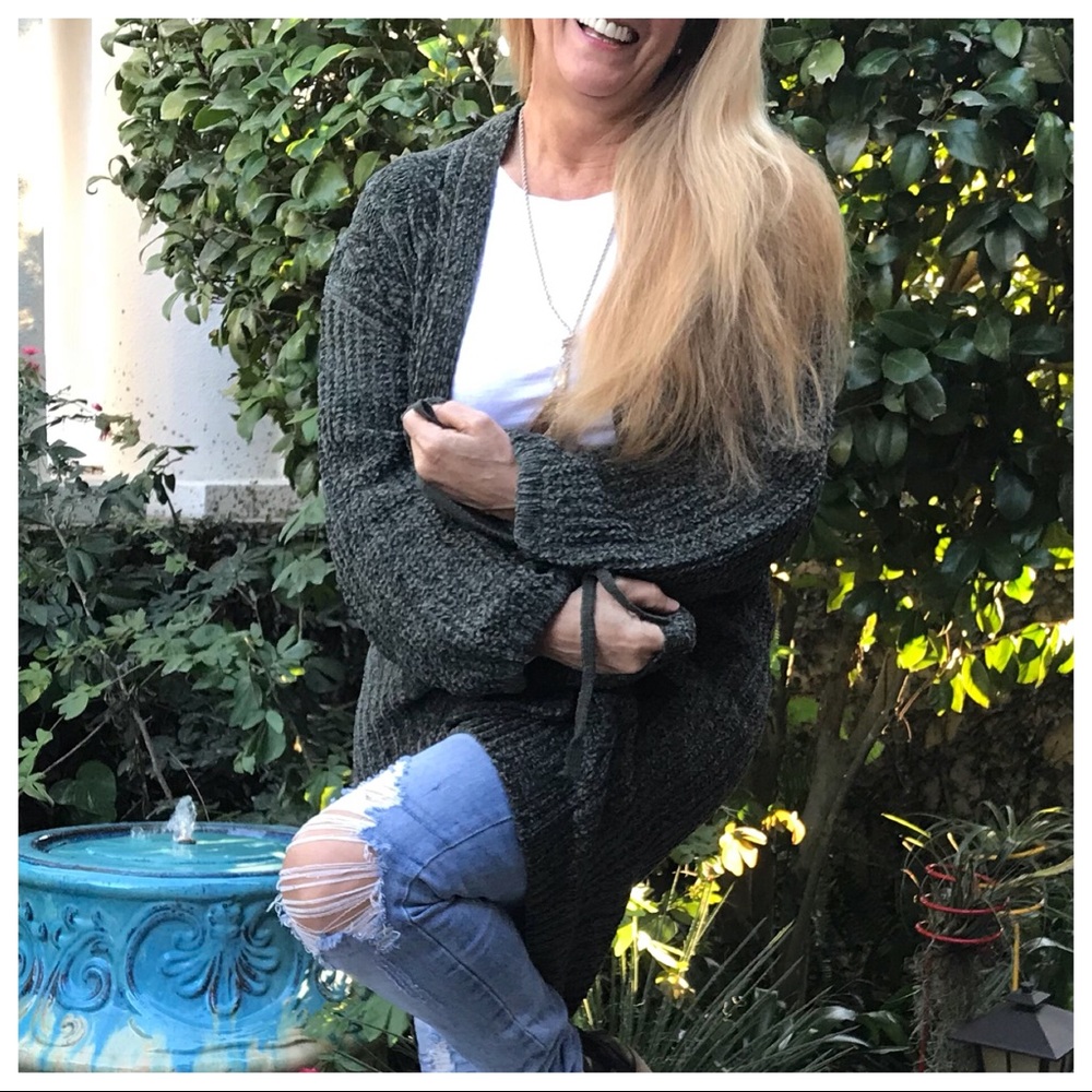 Tied-Up in Chenille! Open Cardigan with Wrist Ties - Picture 2 of 8