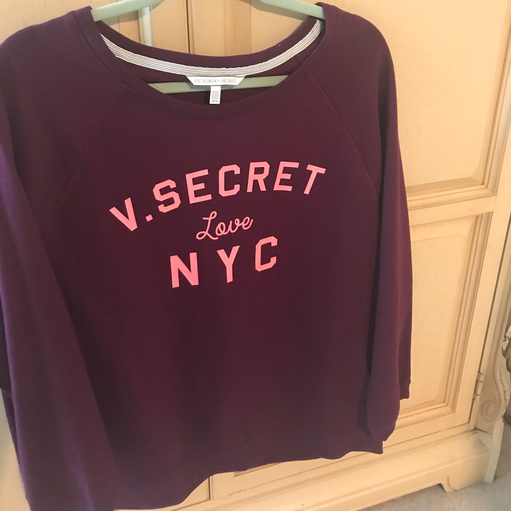 VICTORIA SECRET NWOT Sweatshirt