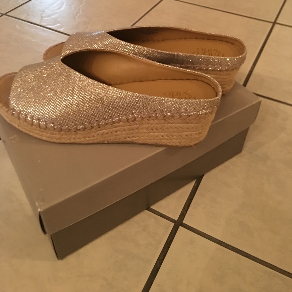 Franco Sarto Shoes - Picture 2 of 2