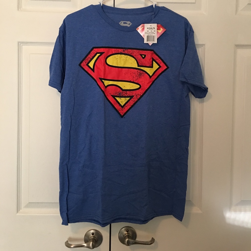 Superman T-shirt Medium with collector Tin